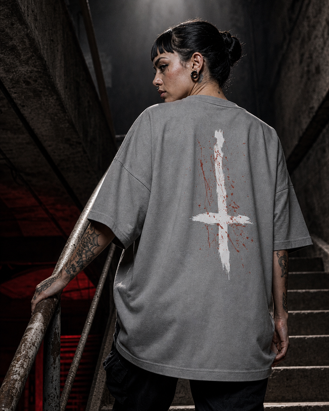 3V3RY1H8SU / Industrial Grey Oversized Graphic T-Shirt
